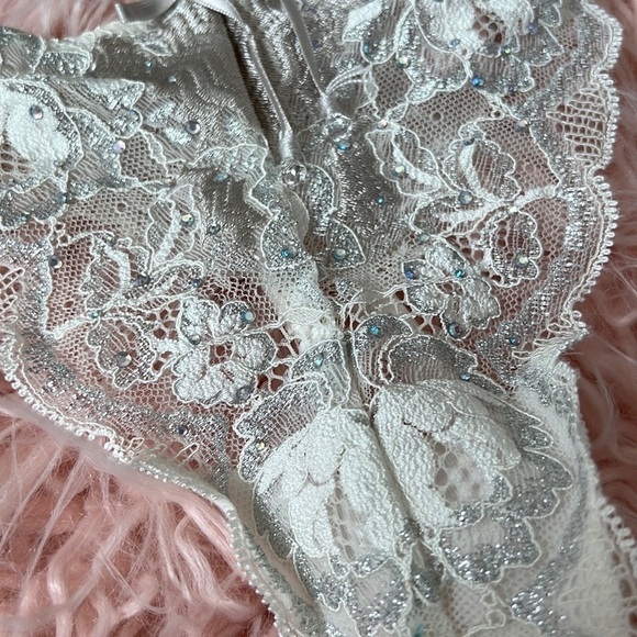 Victoria’s Secret Lingerie Set - Picture 3 of 9